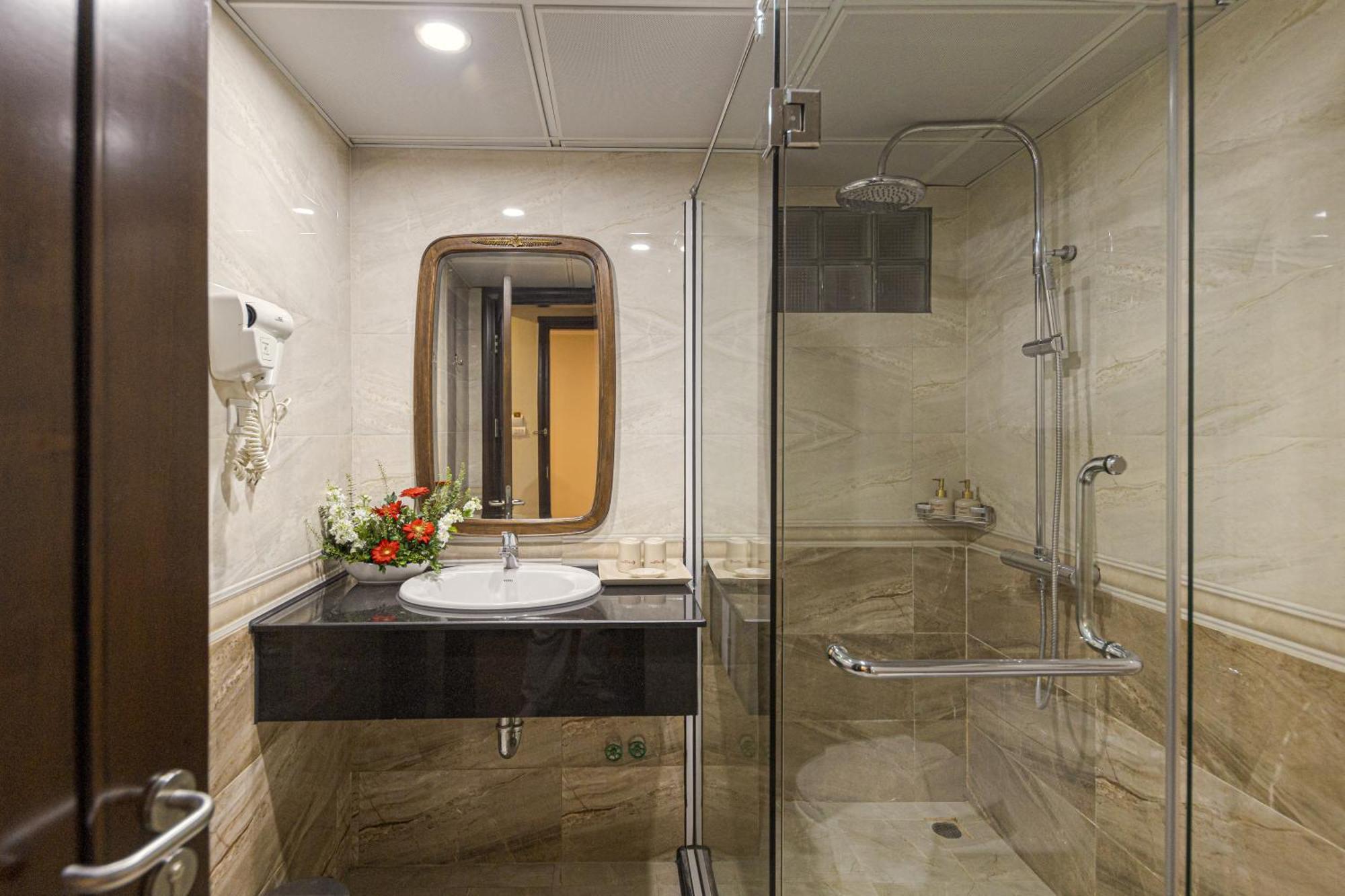 Chalcedony Grand Hotel Hanoi Exterior photo