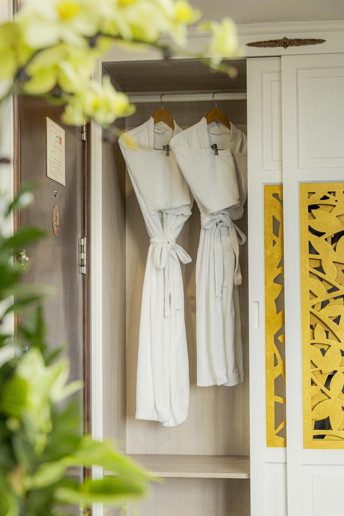 Chalcedony Grand Hotel Hanoi Exterior photo